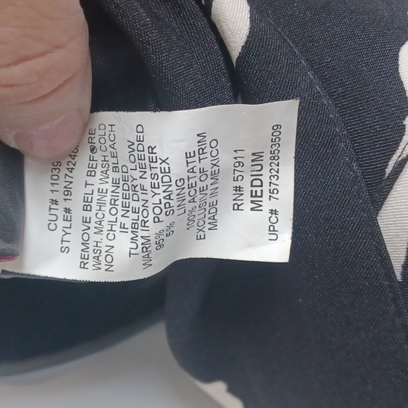 Wrapper jacket Jr sz M, black & cream, belted - Picture 7 of 7